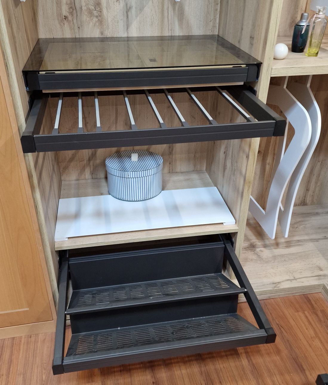 IA7 PANTALONERO Y ZAPATERO MOKA