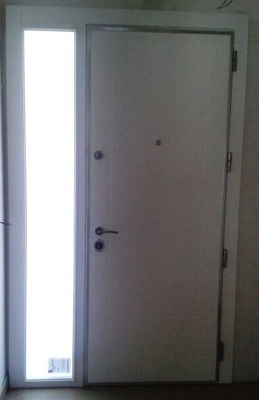 PA10 DETALLE DEL INTERIOR LINEAS LACADA CON REMATES CROMADOS Y FIJO LATERAL