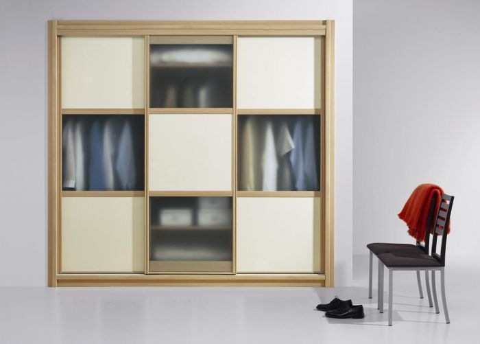 FC61 FRENTE CORREDERO LACADO BEIGE Y CRISTAL TRANSPARENTE EN DAMAS. PERFILES Y REMATES EN ROBLE