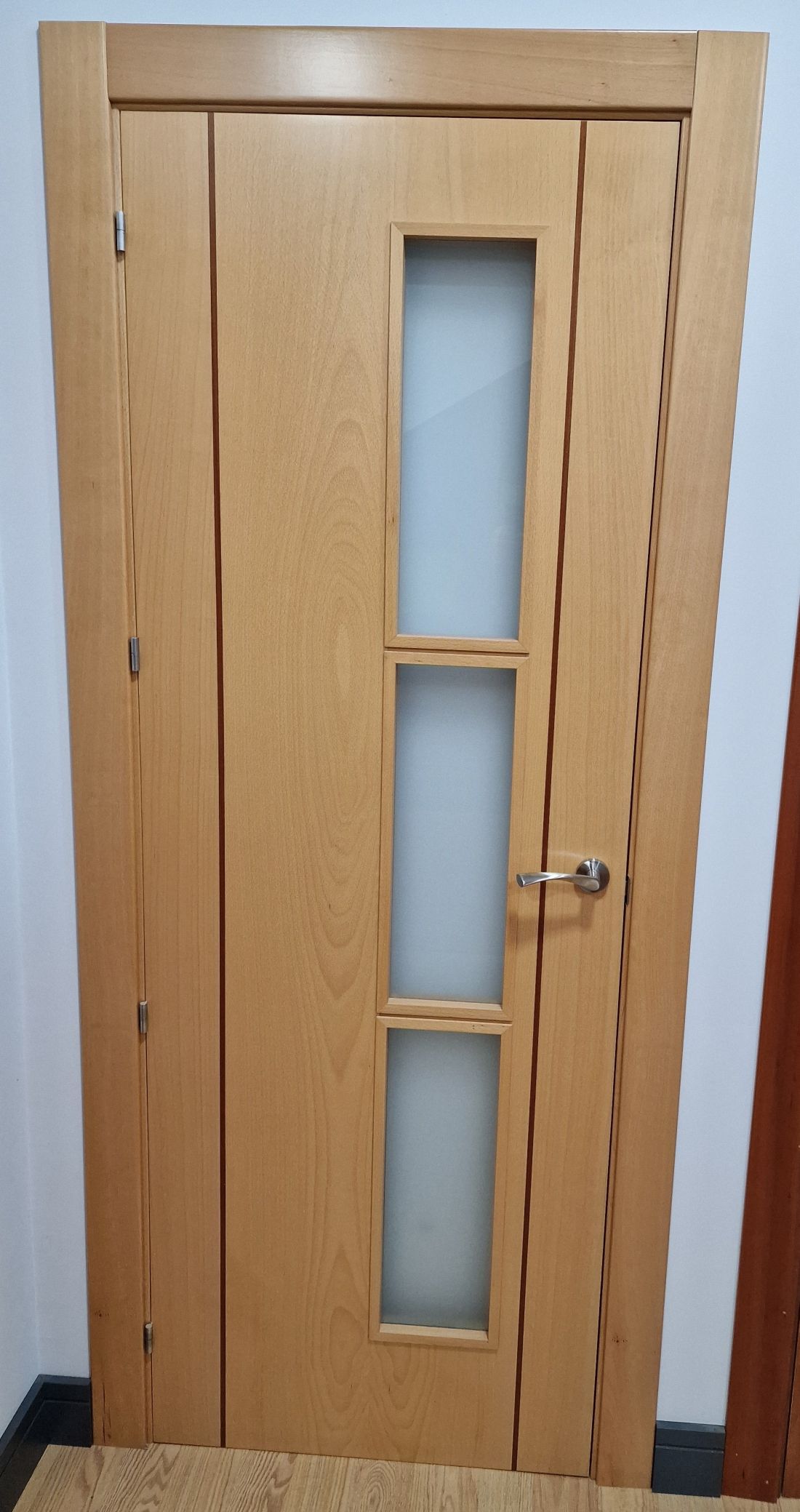 PI134 PUERTA HAYA MODELO 2 GRECAS VETA VERTICAL 3V3 LATERAL