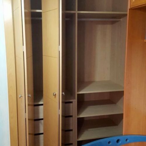 IA95 INTERIOR MELAMINADO HAYA ROPA CORTA   CAJONES, Y ROPA CORTA   BALDAS