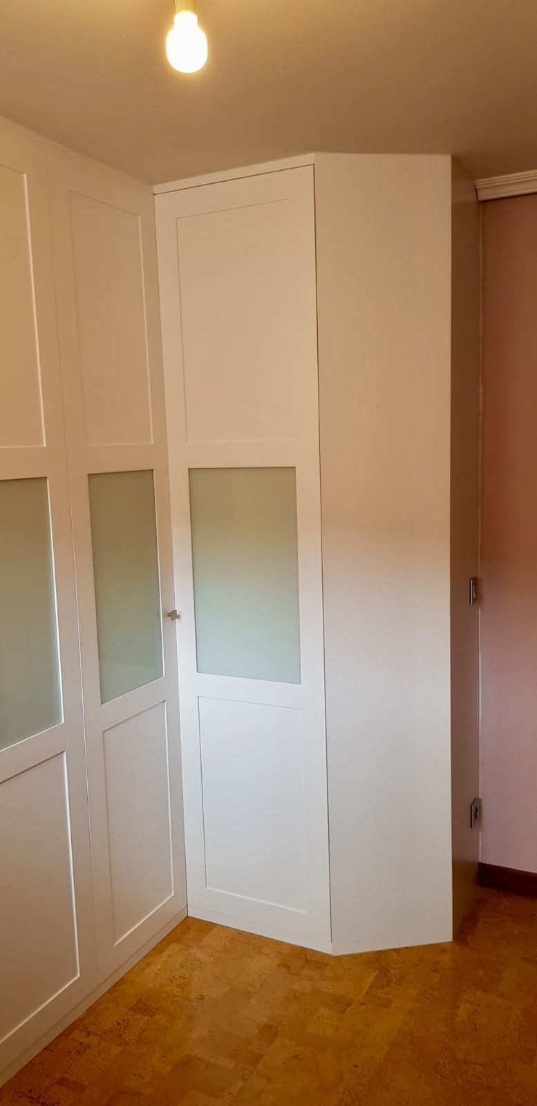 FA89 FRENTE PLEGADO CUADROS LACADO BLANCO Y CRISTAL LACADO EN L