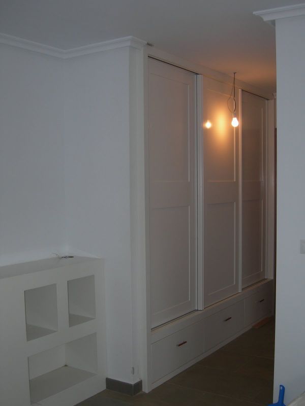 FC62 FRENTE CORREDERO 2 CUADROS LACADO BLANCO Y CAJONES VISTOS. PERFILES LACADO BLANCO