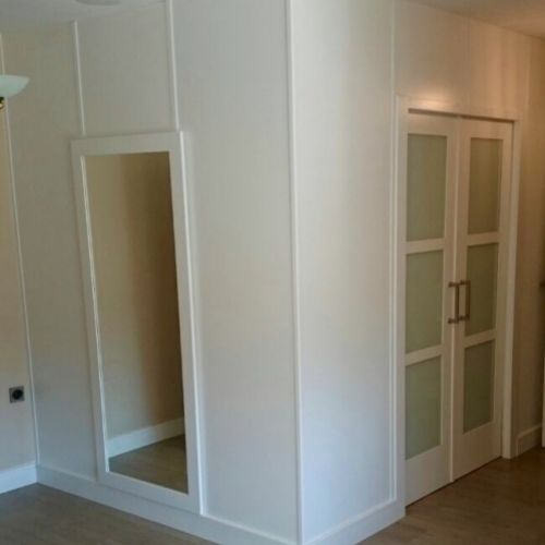 VE47 PAREDES LEVANTADAS POR NOSOTROS PARA HACER EL VESTIDOR CON ESPEJO INTEGRADO