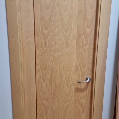 PI132 PUERTA HAYA MODELO 1 GRECA VETA VERTICAL
