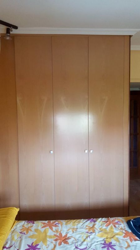 FA133 FRENTE ABATIBLE 3 HOJAS LISAS CEREZO