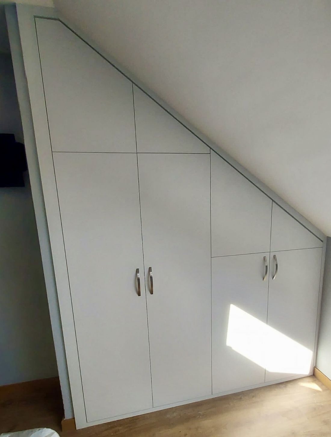 AB56 FRENTE ABUHARDILLADO CON FIJOS SUPERIORES