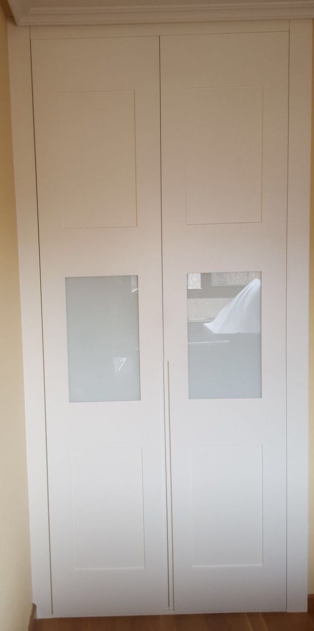 FA88 FRENTE PLEGADO CUADROS LACADO BLANCO Y CRISTAL