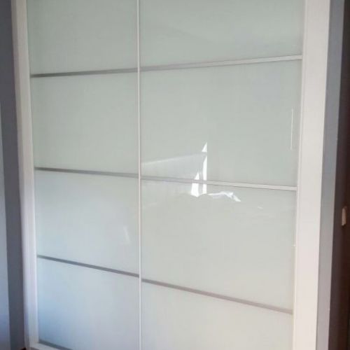 FC24 FRENTE CORREDERO  ECO CRISTAL BLANCO PERFILES EN CROMO Y REMATES LACADO BLANCO