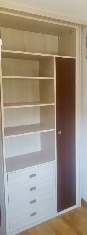 IA36 INTERIOR OREGON SIENA COMBINADO CON CAJONERA, BALDAS REGULABLES Y PUERTA
