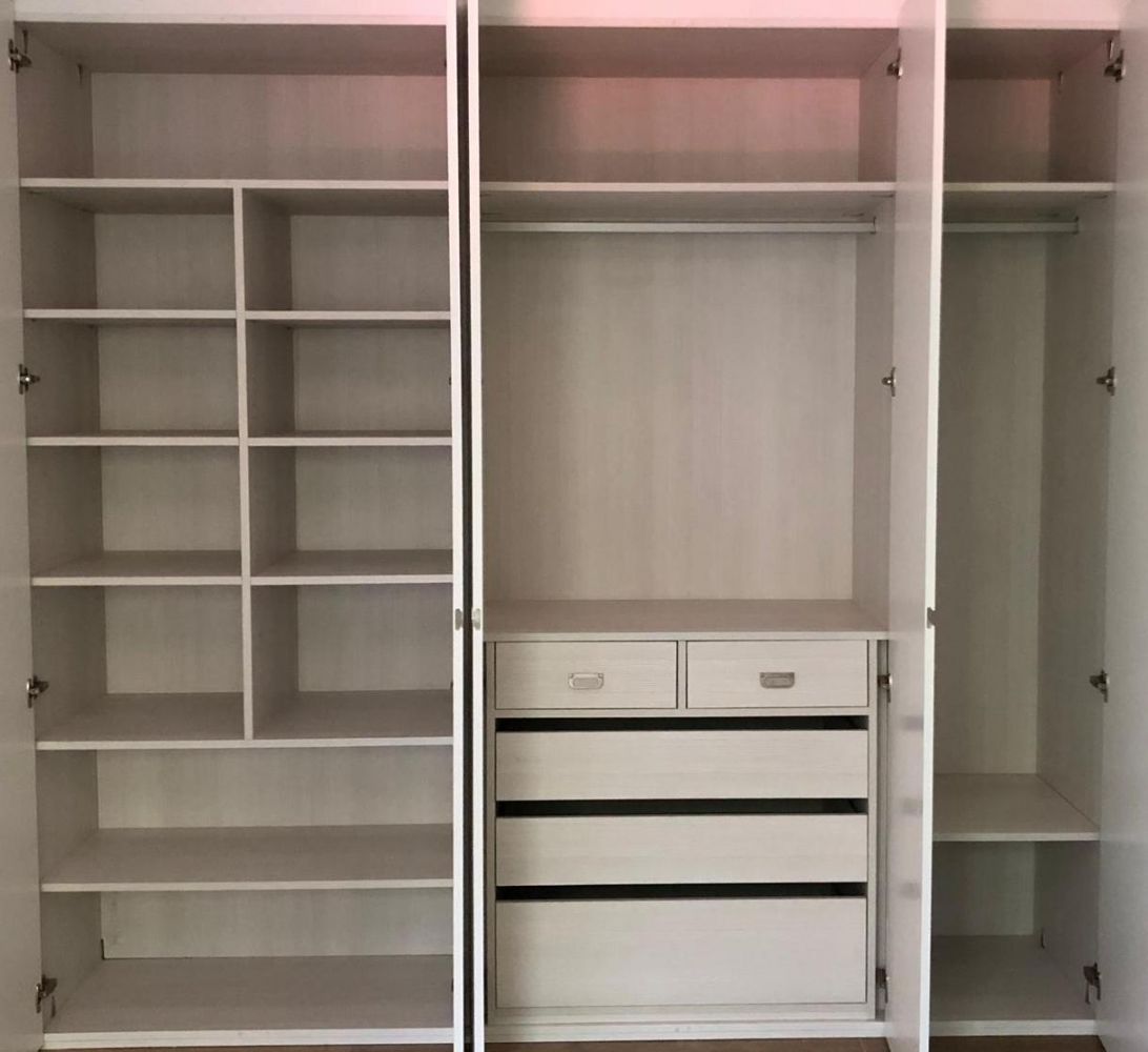 IA216 INTERIOR MELAMINADO FRESNO TAIGA BALDAS, BARRAS Y CAJONERA CON GAVETA