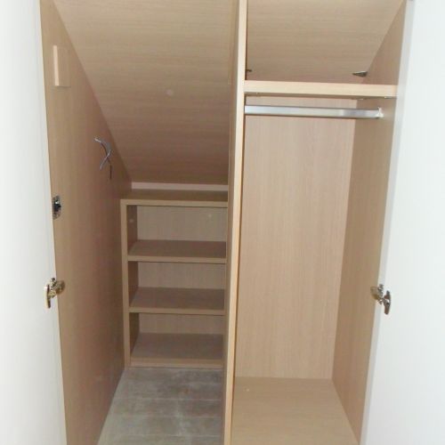 IA119 INTERIOR ABUHARDILLADO EXTRA DE FONDO APROVECHADO CON BALDAS
