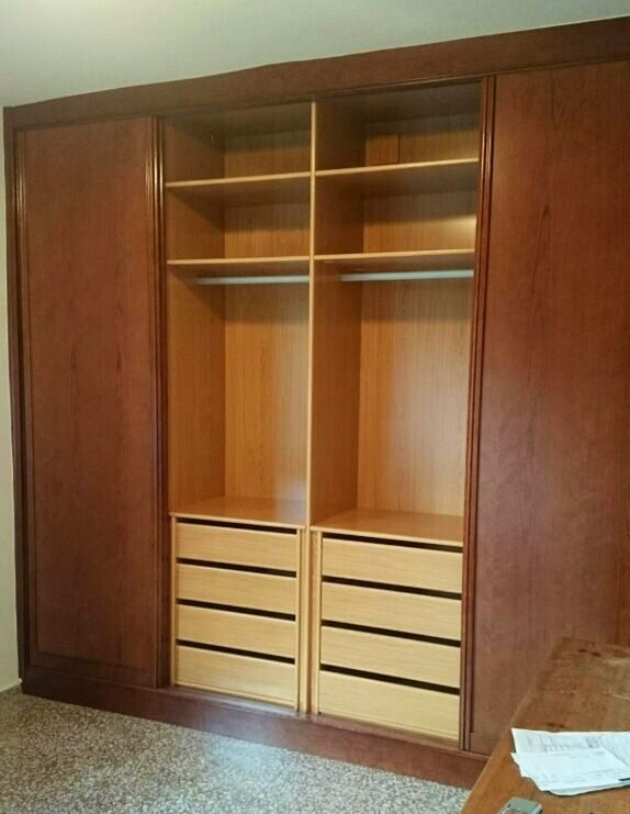 IA158 INTERIOR CAJONERAS ABIERTAS Y ROPA CORTA