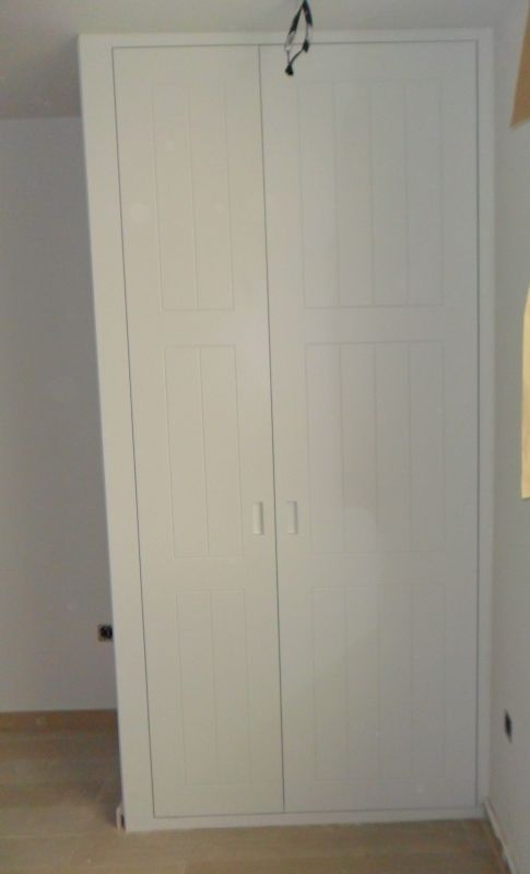 FA19 FRENTE CUADROS Y LINEAS VERTICALES CON UÑERO