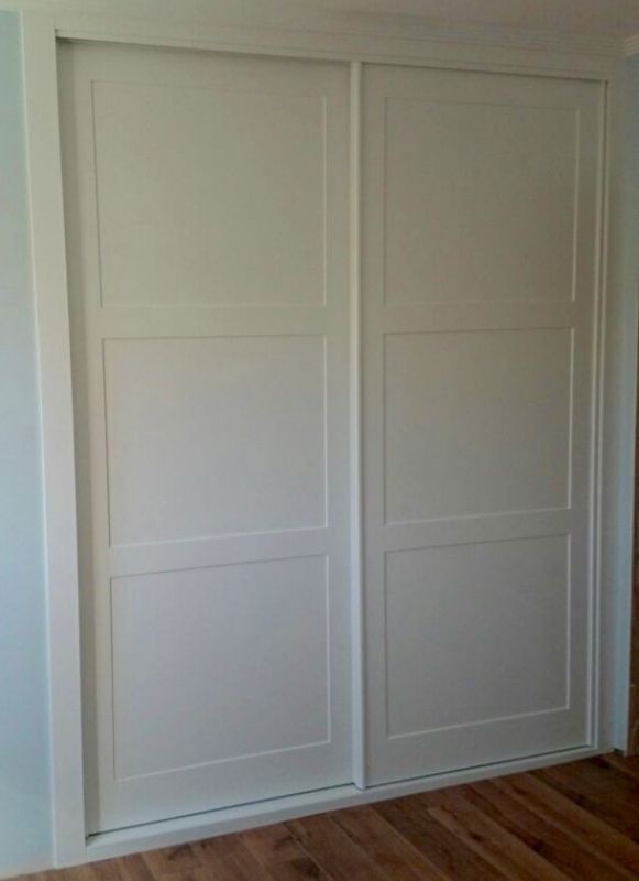 FC68 FRENTE CORREDERO LACADO BLANCO CUADROS. PERFILES LACADO BLANCO