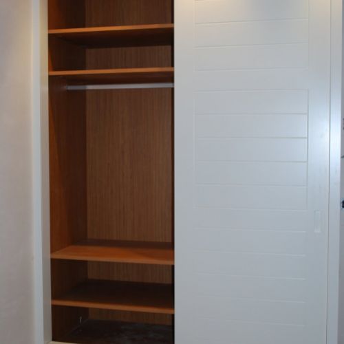 IA189 INTERIOR TEKA ROPA LARGA Y BALDAS