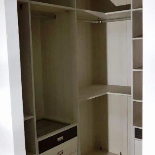 VE23 VESTIDOR EN U CON CAJONERAS A DOS COLORES, BALDAS Y DOBLE BARRA EN ESQUINA