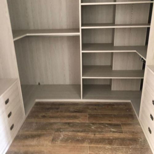 VE41 VESTIDOR EN ESQUINA EN FRESNO TAIGA CON COLUMNA CAJEADA