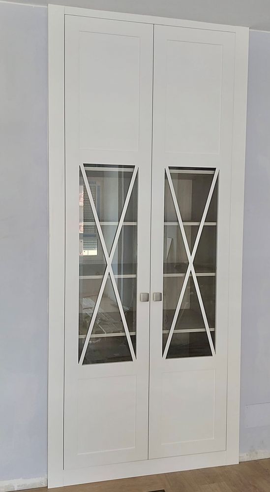 FA114 FRENTE ABATIBLE LACADO CUADROS, CUADRO CENTRAL ASPAS Y CRISTAL TRANSPARENTE