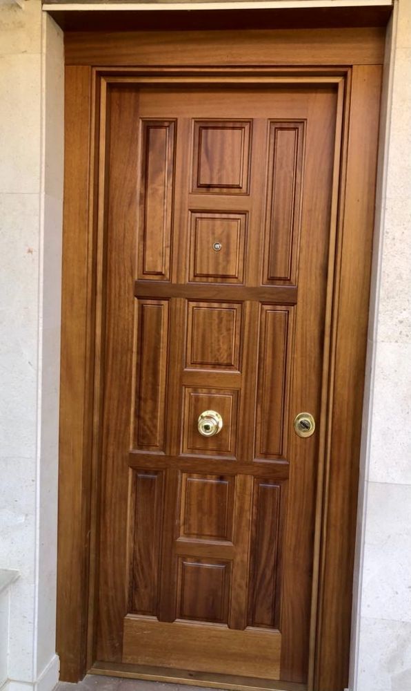 PA42 PUERTA ACORAZADA MADERA PAÑOS