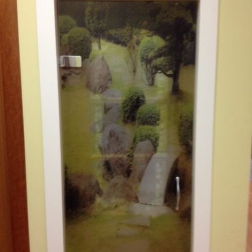 PC46 PUERTA ABATIBLE CRISTAL CON FOTO BOSQUE
