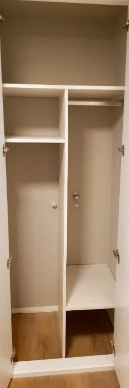 IA212 INTERIOR MELAMINADO CON HUECO LIBRE, ROPA LARGA Y BALDAS