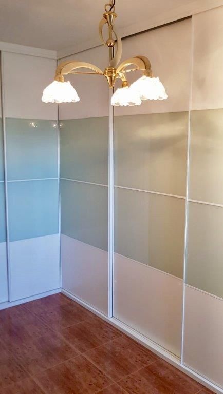 FC5 FRENTE CORREDERO EN ESQUINA ECO LACADO BLANCO Y CRISTAL LACADO BLANCO