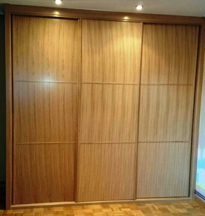 FC139 FRENTE CORREDERO ECO ROBLE VETA VERTICAL. PERFILES ROBLE