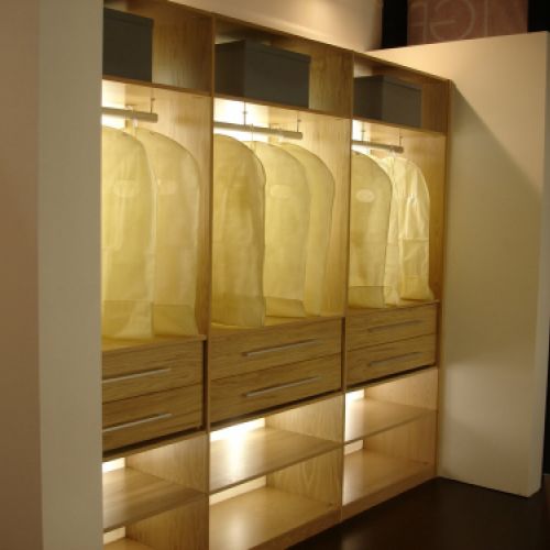 IA228 INTERIOR ILUMINADO CON CAJONES VOLADOS