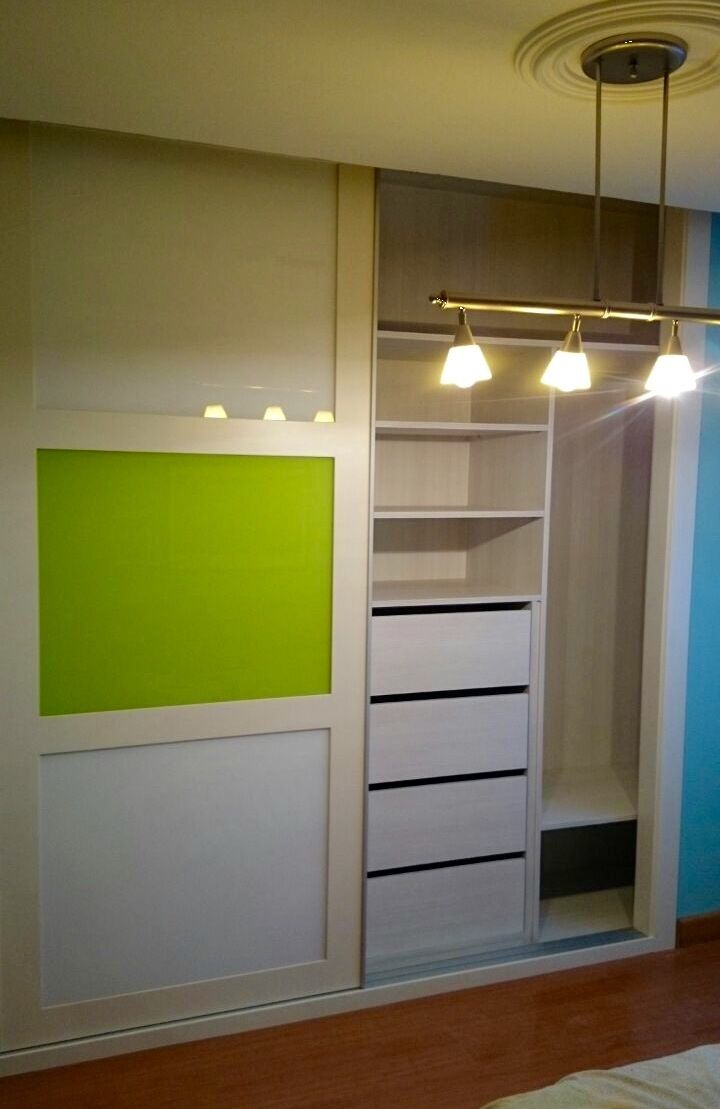 IA162 INTERIOR CON GAVETAS Y ZAPATEROS