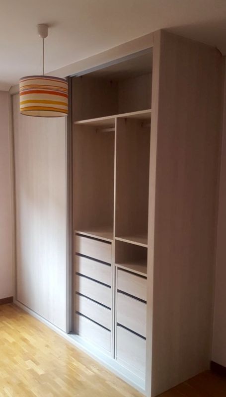 IA160 INTERIOR MELAMINADO OREGON SIENA CON BARRAS, CAJONERA, ZAPATERO Y BALDAS