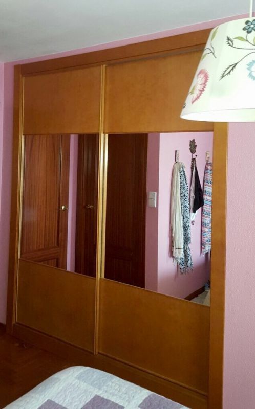 FC176 FRENTE CORREDERO ECO CEREZO Y ESPEJO. PERFILES Y REMATES EN CEREZO