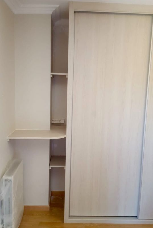 FC119 FRENTE CORREDERO OREGON SIENA LISO CON REMATES DE BALDAS VISTAS