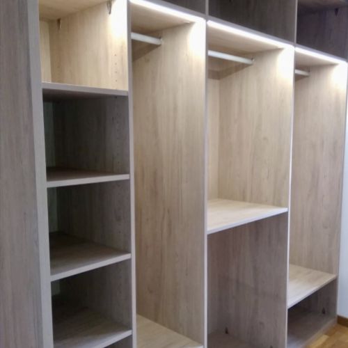 VE112 VESTIDOR ROBLE HERA CON LUZ LED INTEGRADA