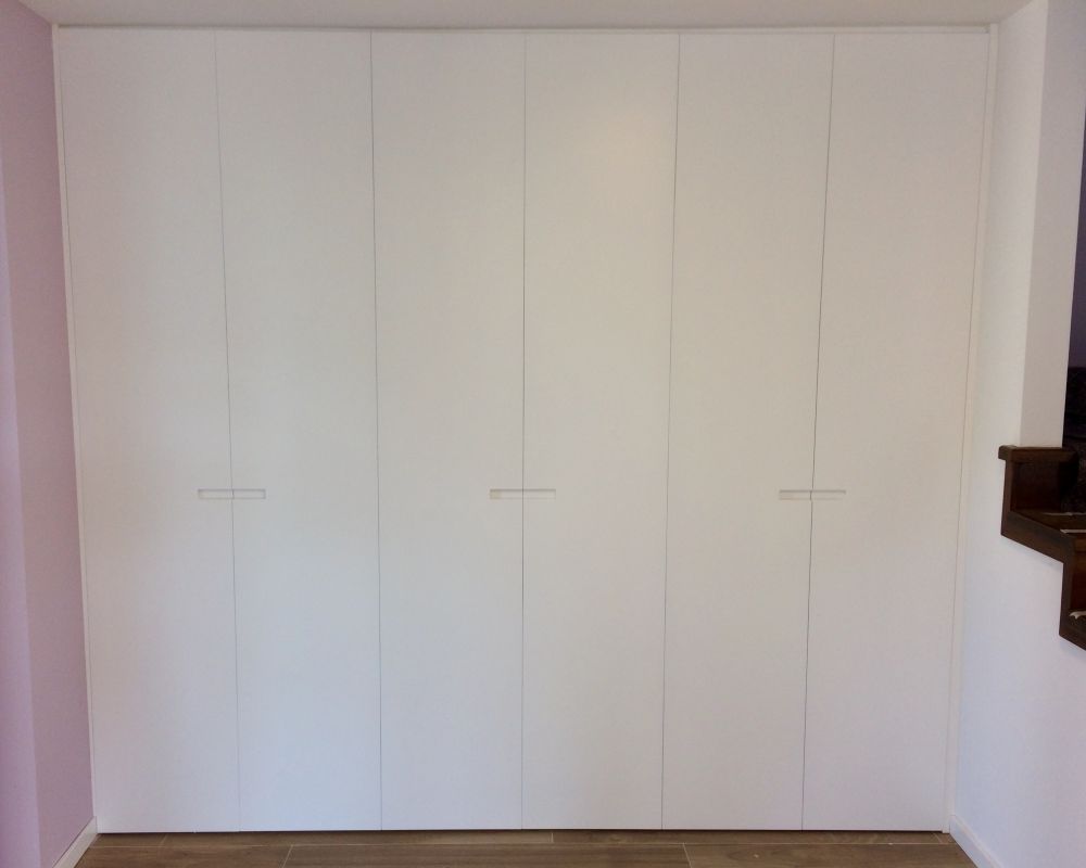 FA25 FRENTE ABATIBLE LACADO BLANCO LISO CON UÑERO HORIZONTAL