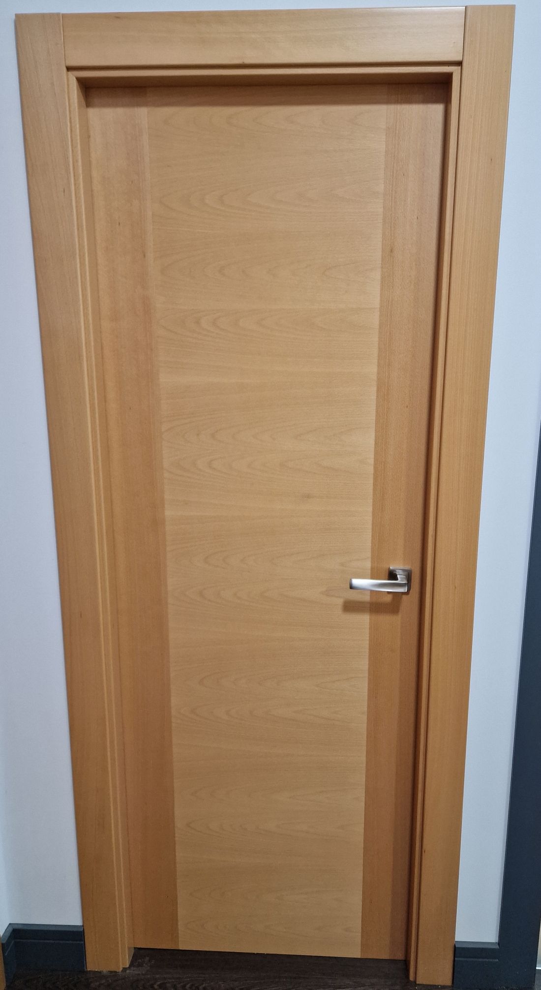 PI137 PUERTA HAYA MODELO VETA CRUZADA