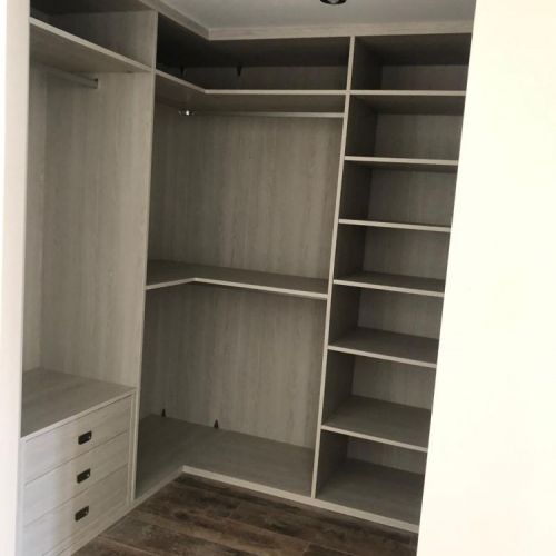 VE43 VESTIDOR EN ESQUINA FRESNO TAIGA
