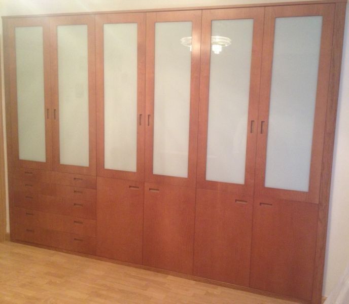 FA178 FRENTE CUADROS CEREZO Y CRISTAL LACADO BLANCO CAJONES VISTOS CON UÑERO