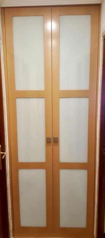 FA126 FRENTE ABATIBLE HAYA CUADROS Y CRISTAL LACADO BLANCO