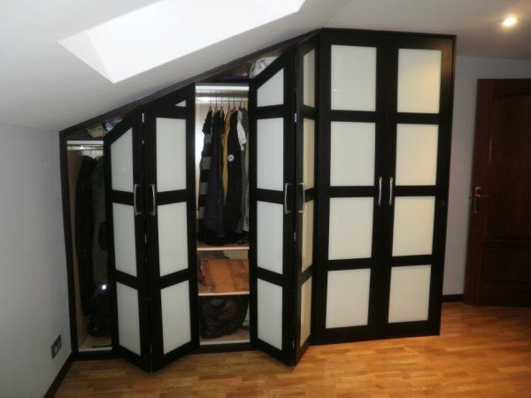 AB1 ABUHARDILLADO WENGUE Y CRISTAL LACADO BLANCO. COMBINADO HOJAS ABATIBLES Y PLEGADAS   CORREDERAS