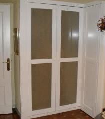 FA118 FRENTE EN ESQUINA CUADROS PUERTAS EN LACADO BLANCO Y CRISTAL LACADO MARRON Y OTRAS EN LACADO BLANCO