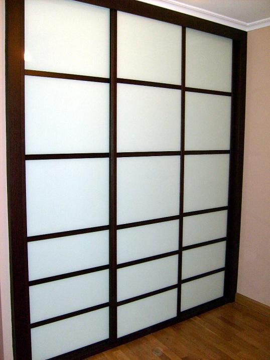 FC97 FRENTE CORREDERO JAPONES EN DISMINUCION CRISTAL LACADO BLANCO. PERFILES WENGE