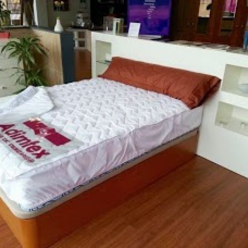 MU17 DORMITORIO CON CABECERO LACADO BLANCO LINEAS CON MESILLAS INTEGRADASY COMODA