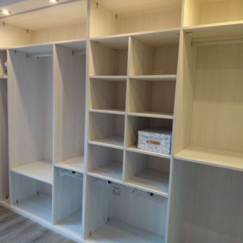 VE32 VESTIDOR EN ESQUINA EN OREGON SIENA CON DISTRIBUCION A MEDIDA