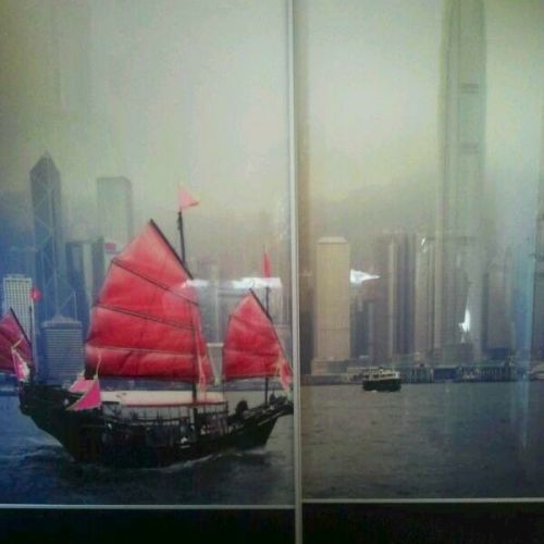 FC29 DETALLE DE FRENTE CORREDERO LACADO NEGRO Y FOTO SHANGAI
