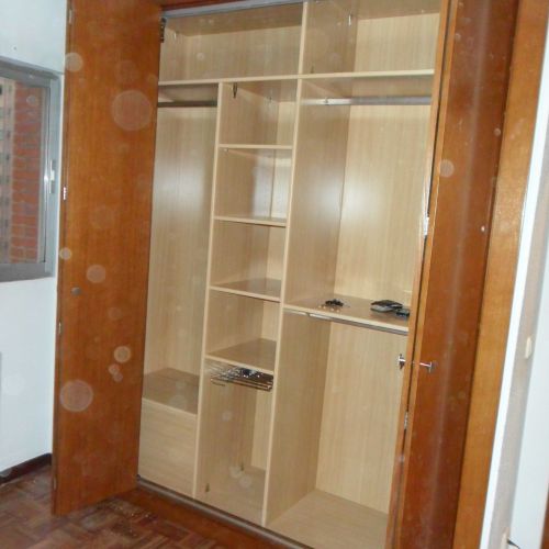 IA182 INTERIOR CON DOBLE DE R. CORTA, BALDAS CON PANTALONERO SENCILLO Y R. LARGA CON BAUL