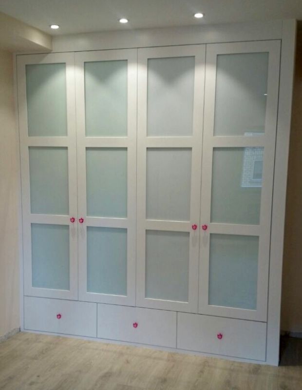 FA1 FRENTE CUADROS LACADO BLANCO Y CRISTAL LACADO BLANCO CON CAJONES VISTOS Y TIRADOR