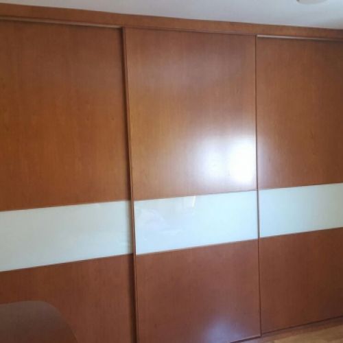FC161 FRENTE CORREDERO ECO CEREZO CON CRISTAL LACADO BLANCO TIRADORES CEREZO