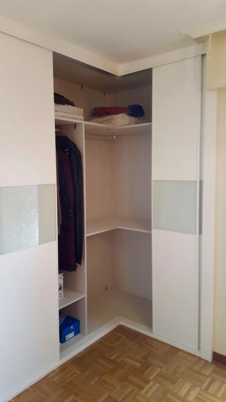 IA145 INTERIOR MELAMINADO OREGON SIENA ESQUINA CON ROPA CORTA