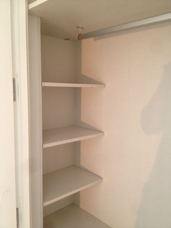 IA132 INTERIOR APROVECHANDO EL HUECO DE LA PARED CON BALDAS